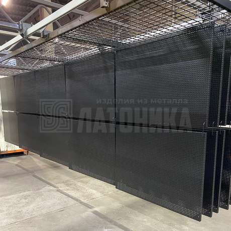 Информационные стенды из металла с перфорацией