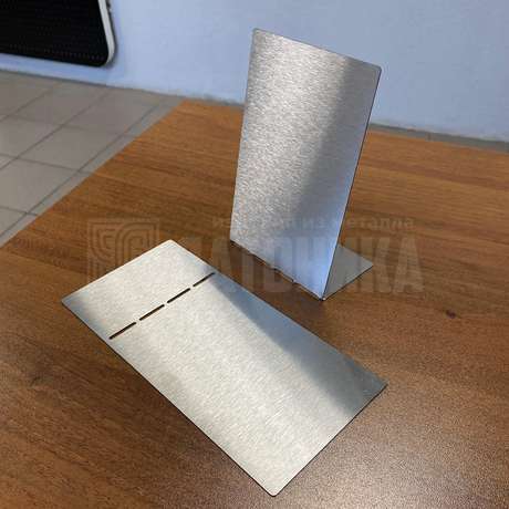 Календарь настольный металлический