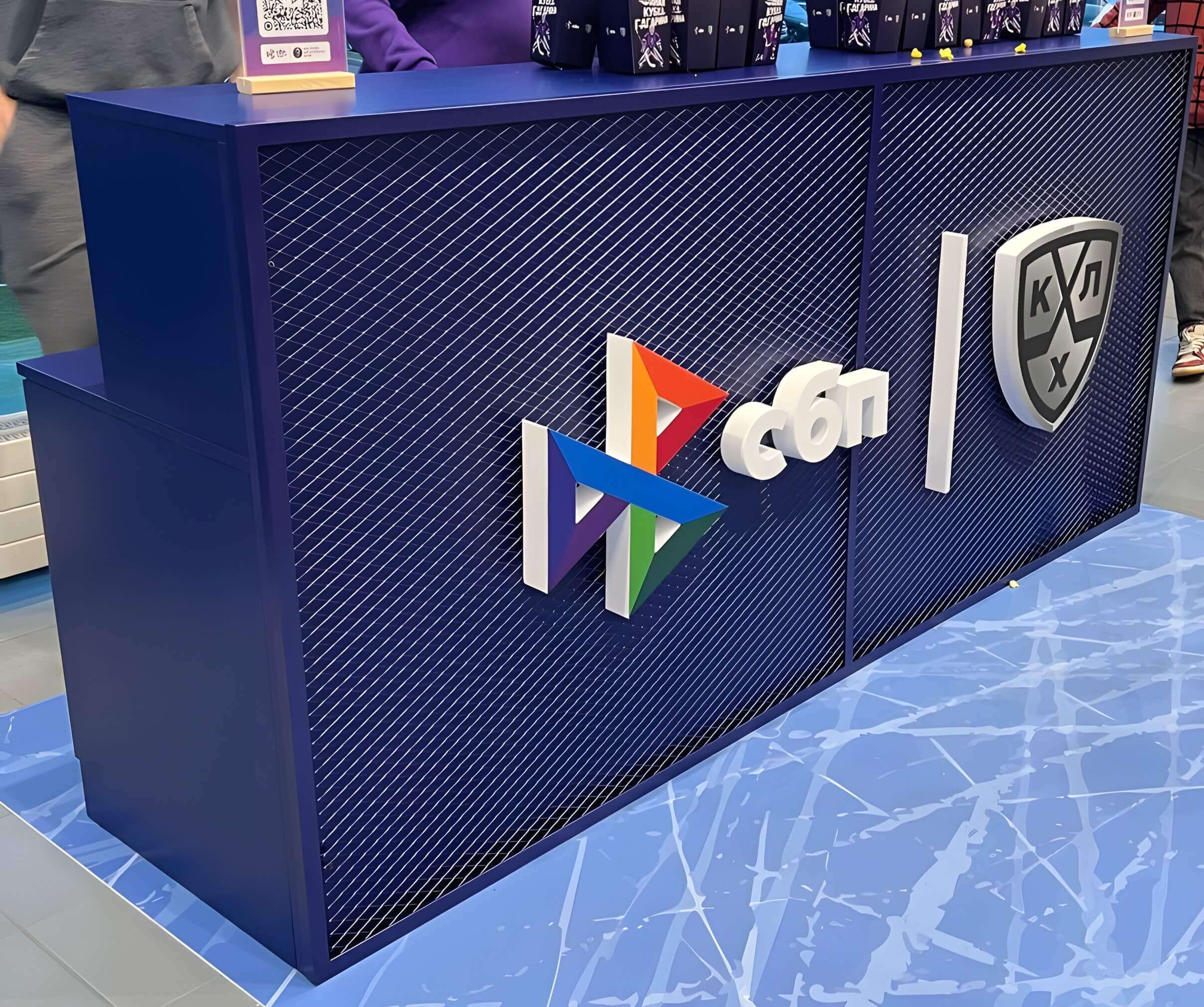 Панель с сеткой